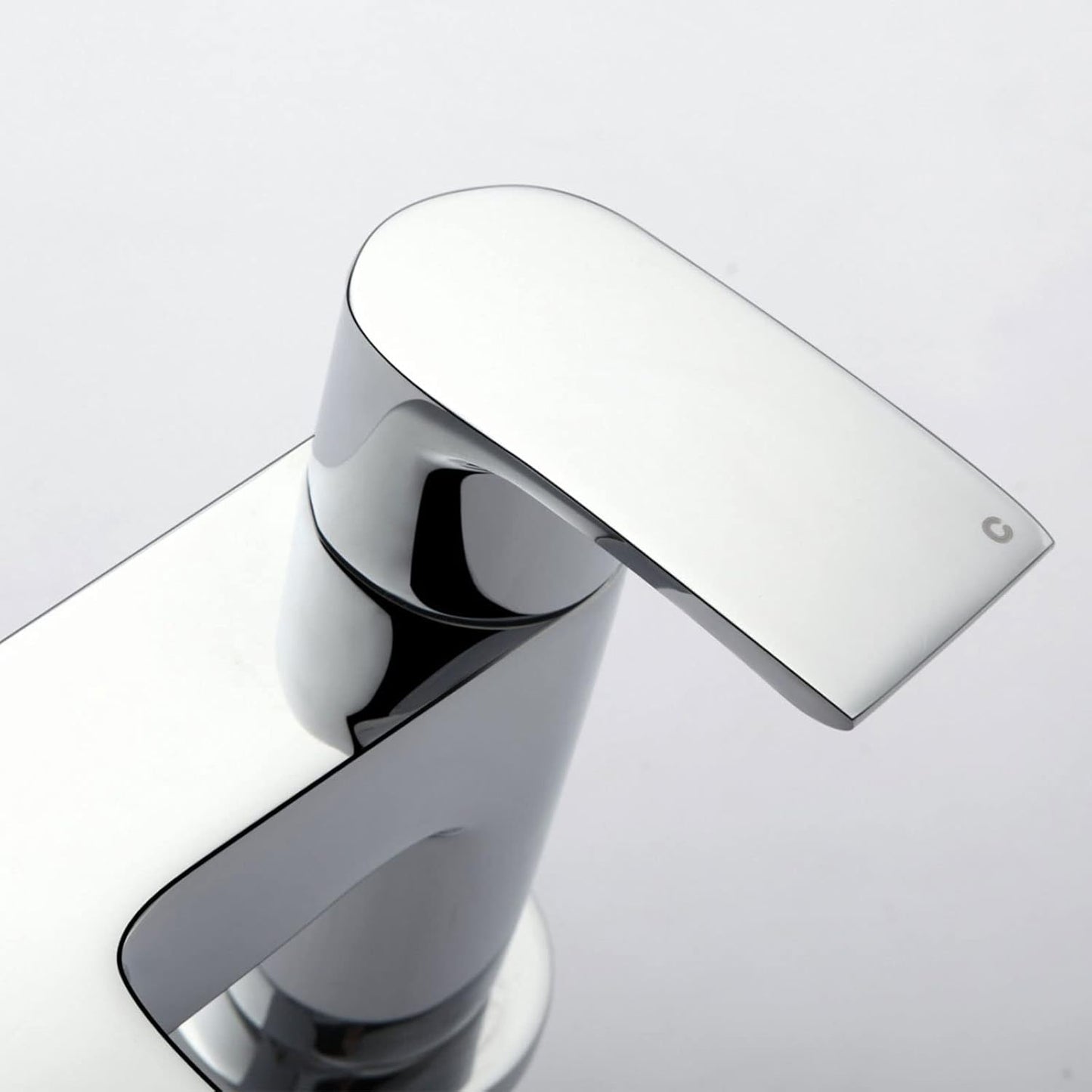 Sleek Chrome Bath Shower Mixer Tap with Handheld Shower Kit & Wall Bracket